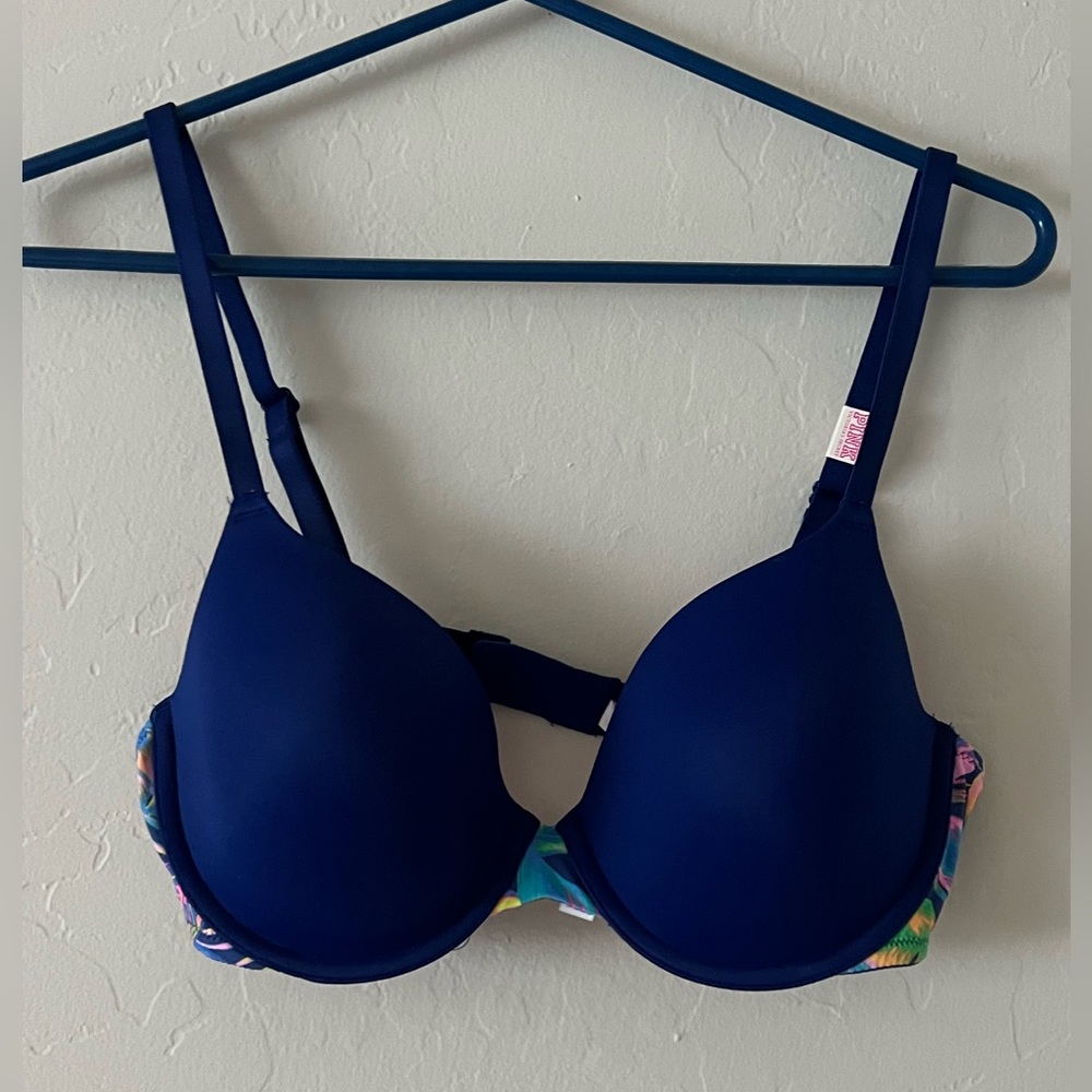 NWT Victoria’s Secret Pink t-shirt bra 36C